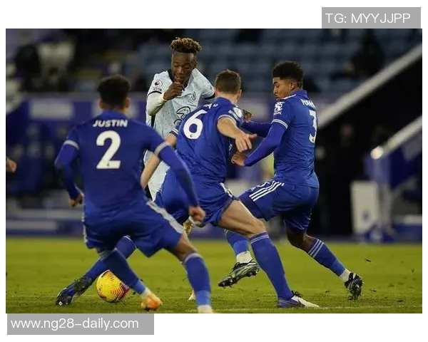 意甲激战：里昂与切尔西战成平局全场观众热情高涨